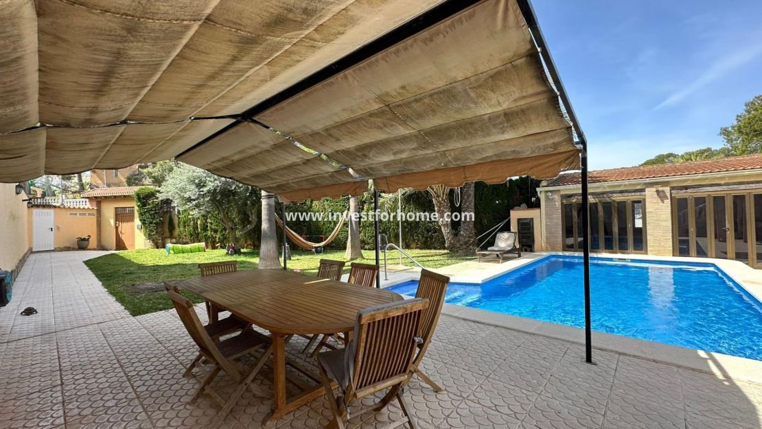 Sale - Villa - Torrevieja - Los Balcones - Los Altos Del Edén