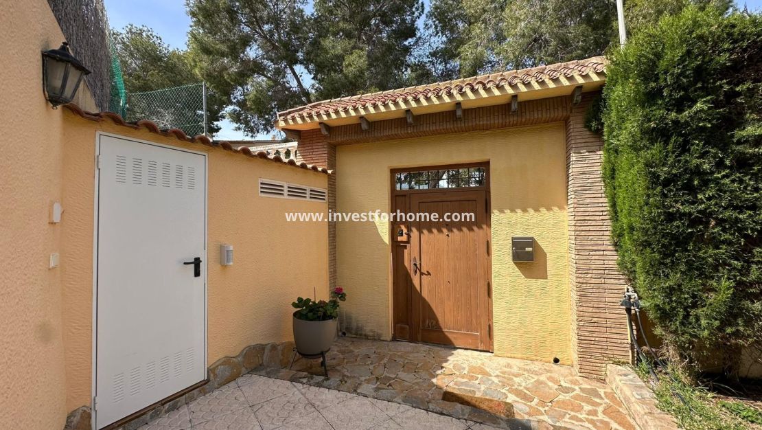 Sale - Villa - Torrevieja - Los Balcones - Los Altos Del Edén