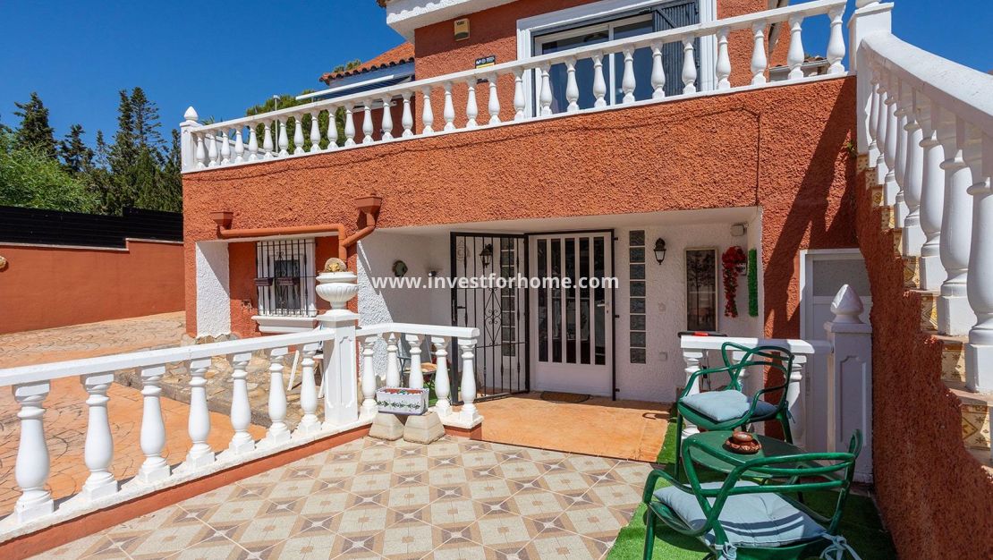 Sale - Villa - Torrevieja - Los Balcones - Los Altos Del Edén