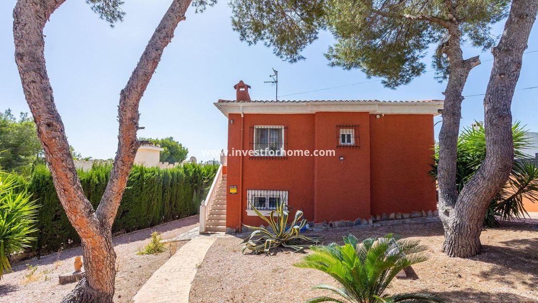 Sale - Villa - Torrevieja - Los Balcones - Los Altos Del Edén
