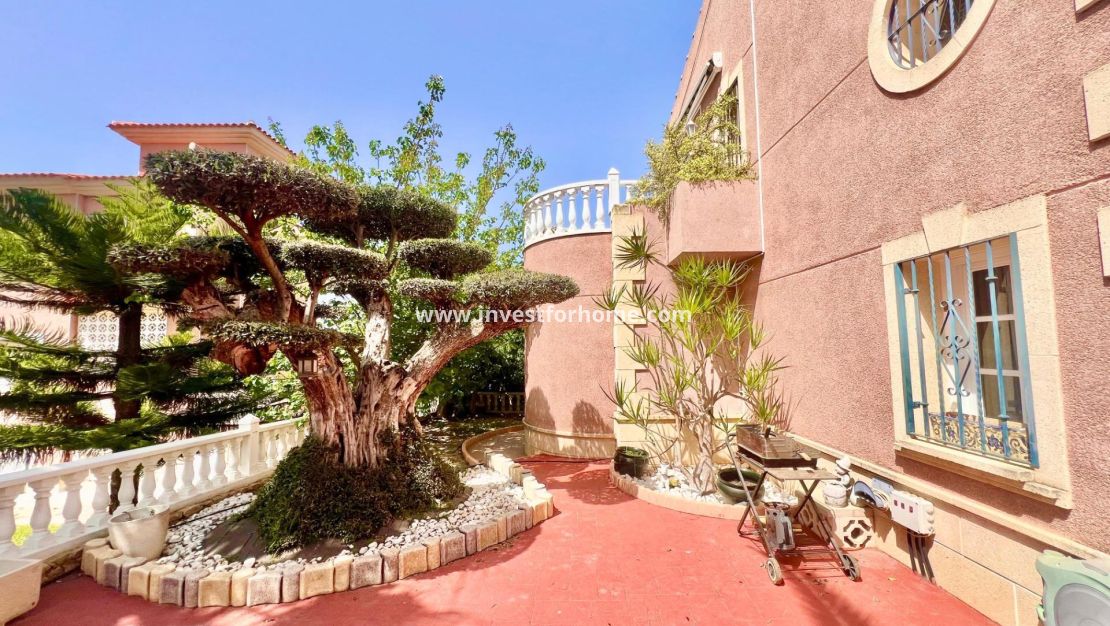 Sale - Villa - Torrevieja - Los Balcones - Los Altos Del Edén
