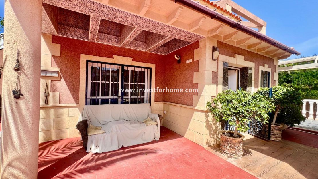 Sale - Villa - Torrevieja - Los Balcones - Los Altos Del Edén