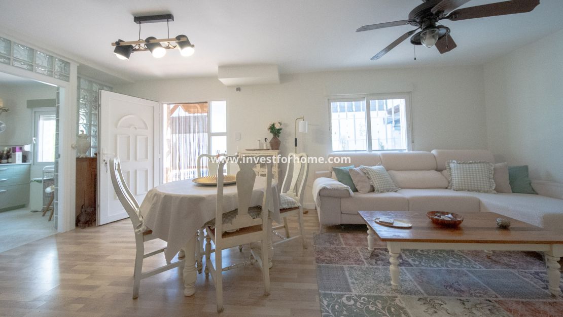 Sale - Villa - Torrevieja - Los Balcones