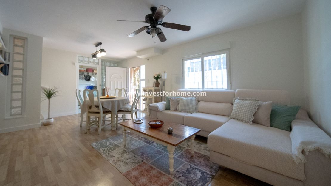 Sale - Villa - Torrevieja - Los Balcones