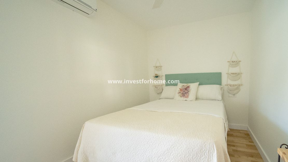 Sale - Villa - Torrevieja - Los Balcones