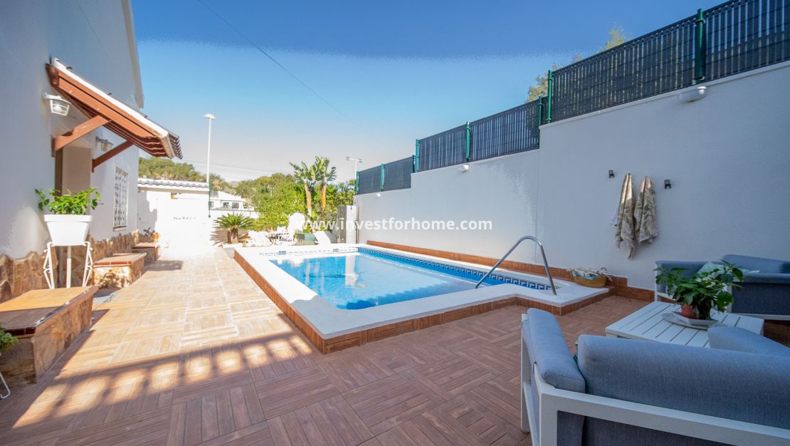Sale - Villa - Torrevieja - Los Balcones