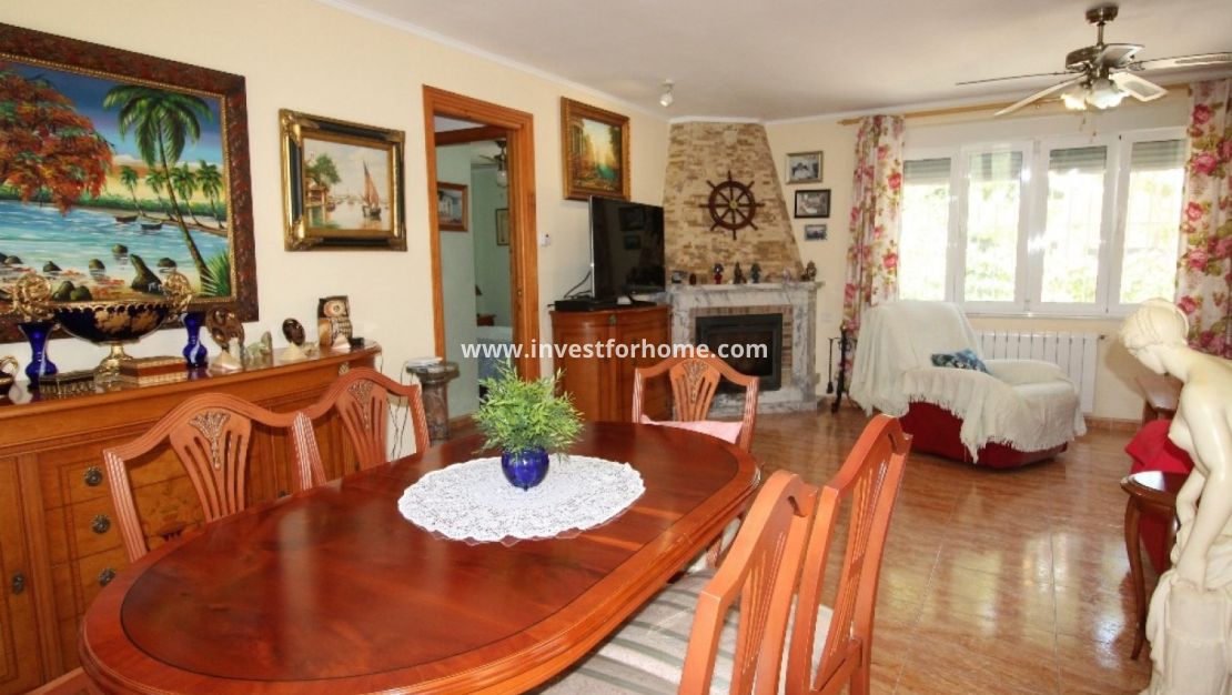 Sale - Villa - Torrevieja - Los Balcones