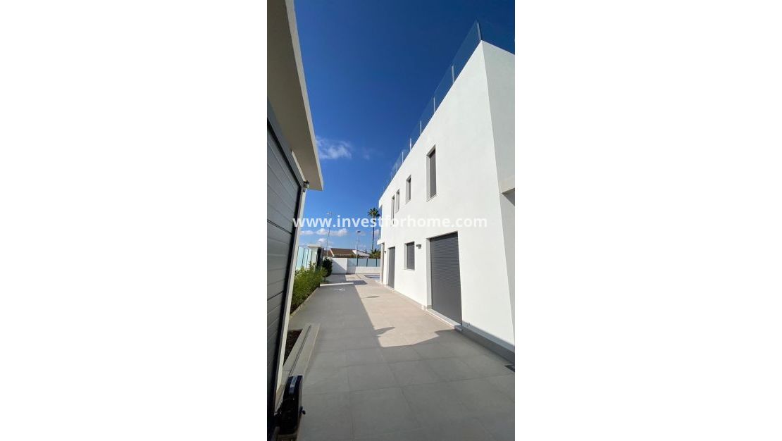 Sale - Villa - Torrevieja - Los Balcones