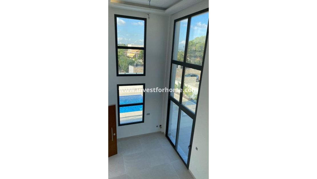 Sale - Villa - Torrevieja - Los Balcones