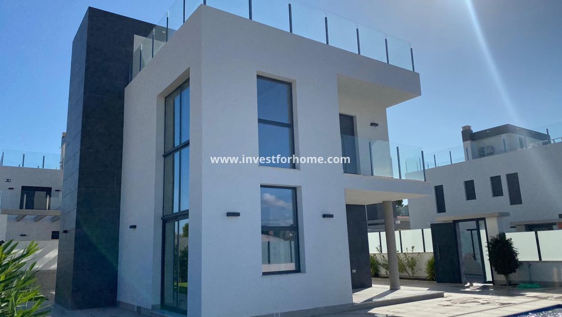 Sale - Villa - Torrevieja - Los Balcones