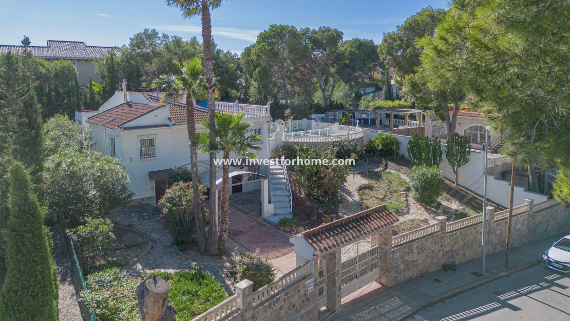 Sale - Villa - Torrevieja - Los Balcones