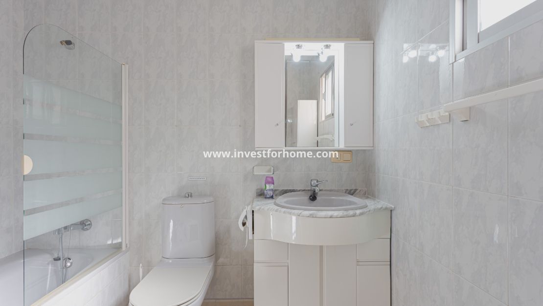 Sale - Villa - Torrevieja - Los Balcones