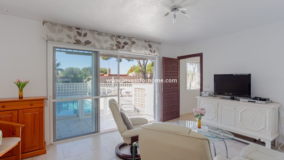 Sale - Villa - Torrevieja - Los Balcones