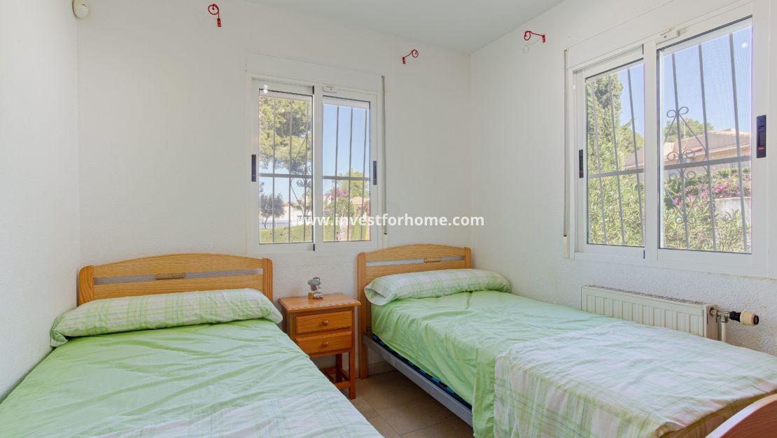 Sale - Villa - Torrevieja - Los Balcones