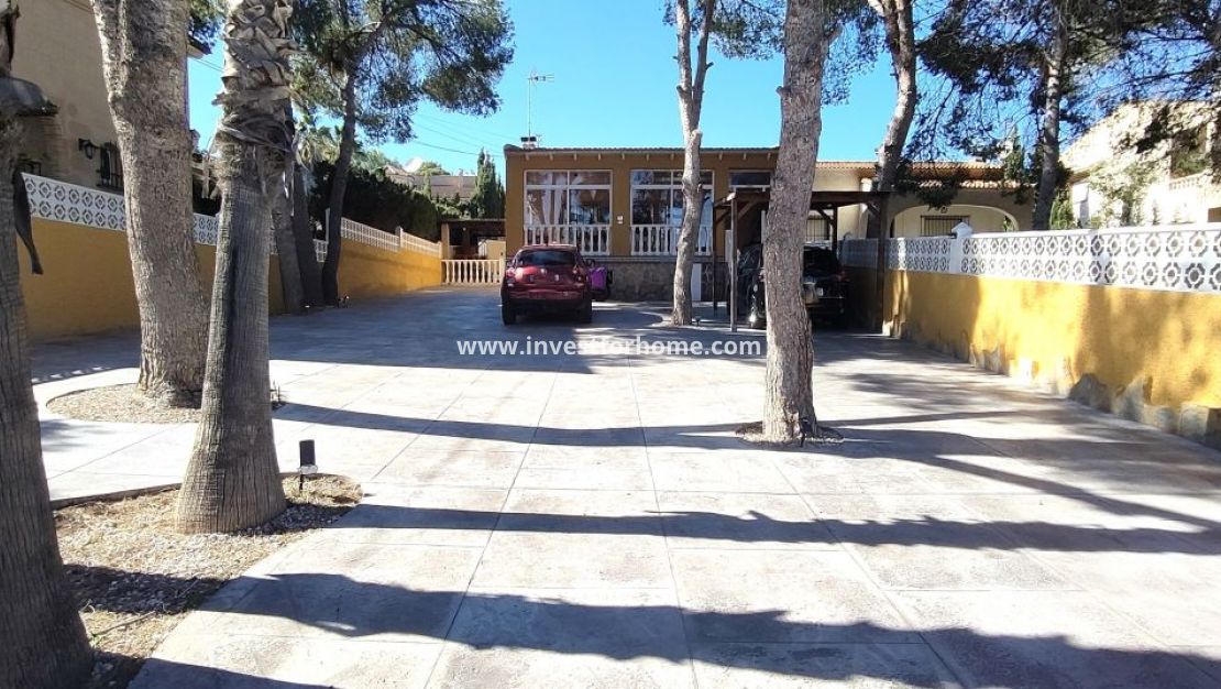 Sale - Villa - Torrevieja - Los Balcones