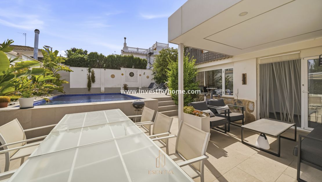 Sale - Villa - Torrevieja - Los Balcones