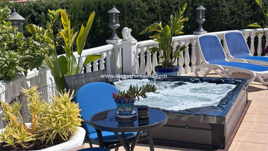 Sale - Villa - Torrevieja - Los Balcones