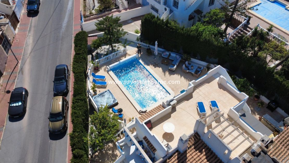 Sale - Villa - Torrevieja - Los Balcones