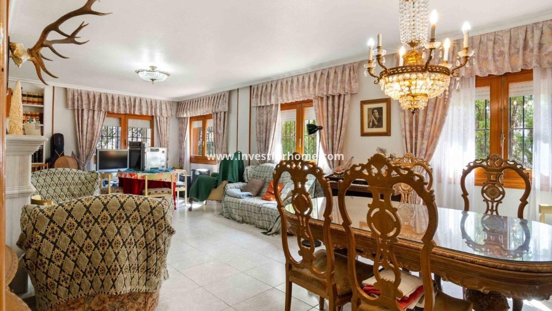 Sale - Villa - Torrevieja - Los Balcones
