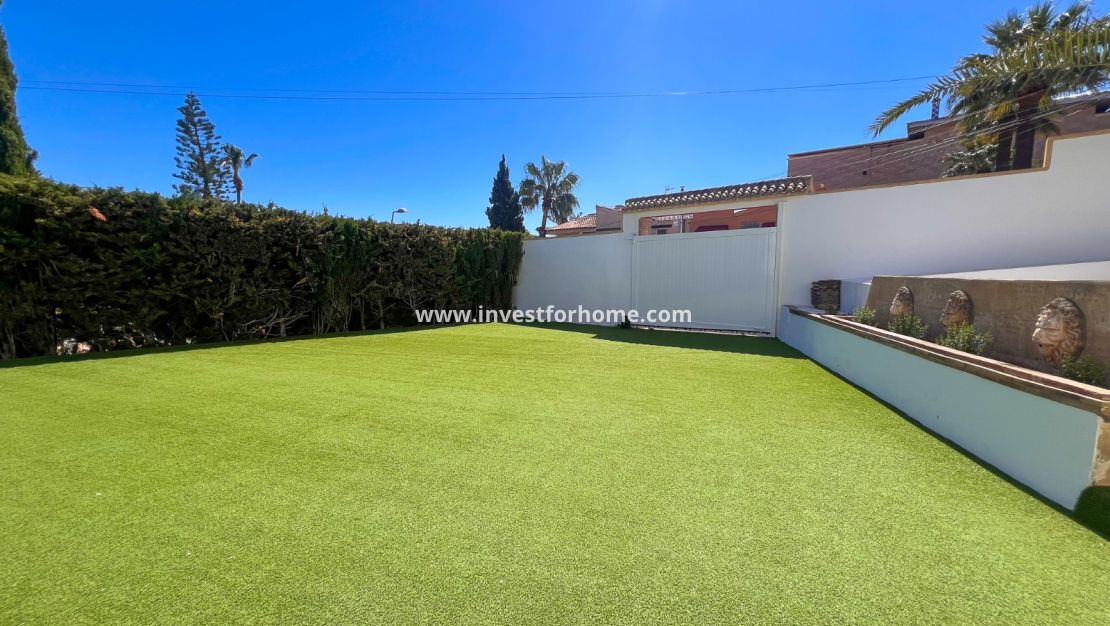 Sale - Villa - Torrevieja - Los Balcones
