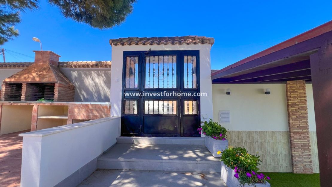 Sale - Villa - Torrevieja - Los Balcones