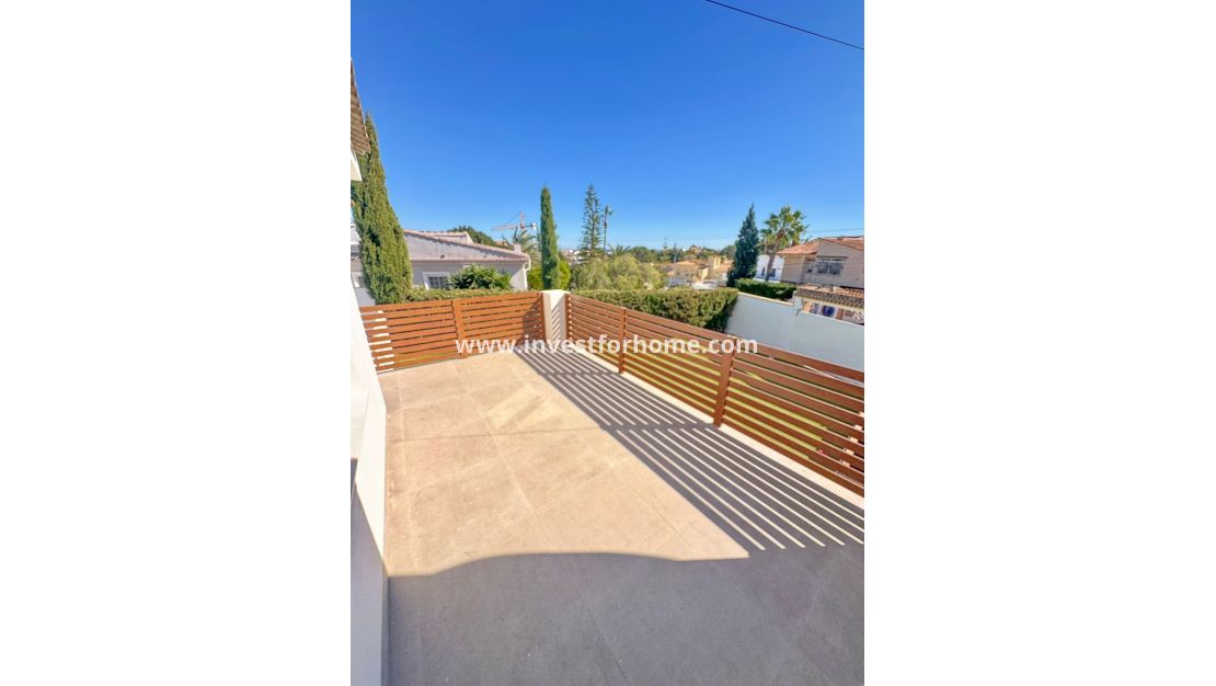 Sale - Villa - Torrevieja - Los Balcones