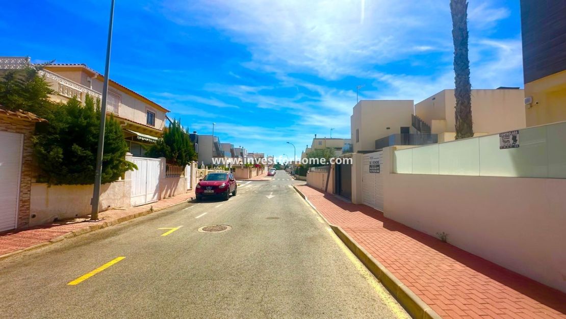 Sale - Villa - Torrevieja - Miramar - Torre Del Moro