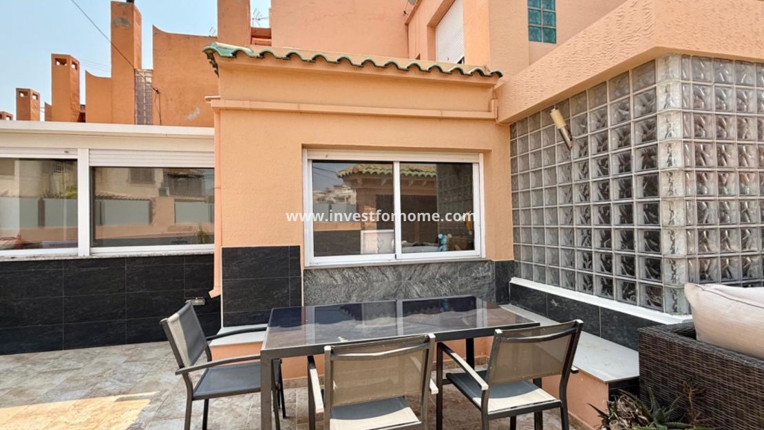Sale - Villa - Torrevieja - Nueva Torrevieja - Aguas Nuevas