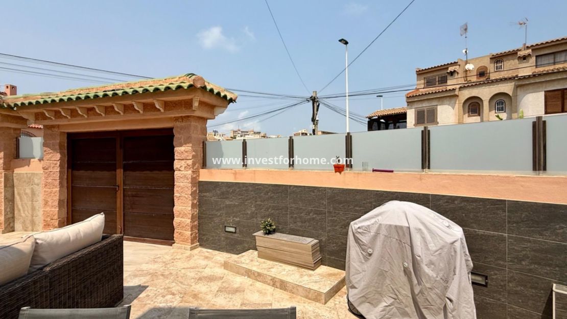 Sale - Villa - Torrevieja - Nueva Torrevieja - Aguas Nuevas