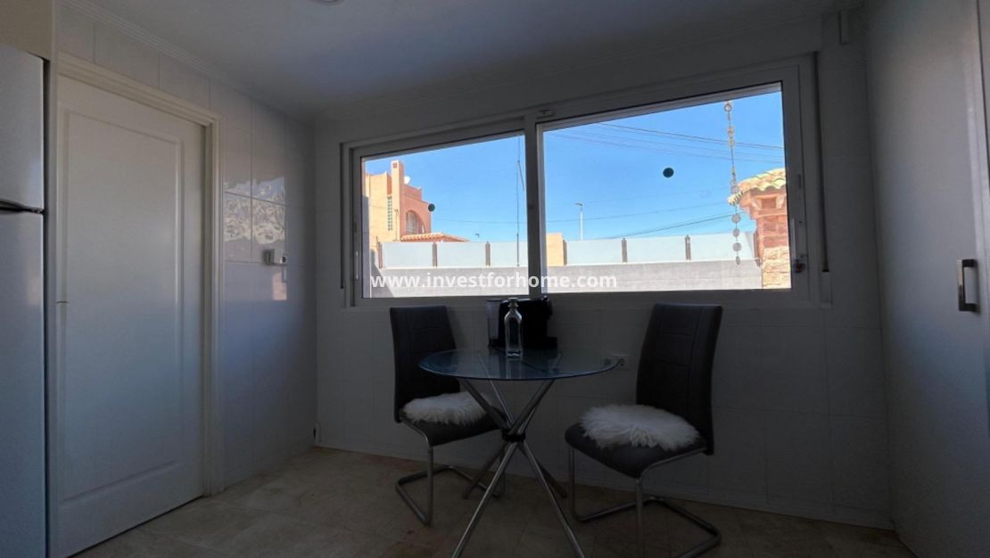 Sale - Villa - Torrevieja - Nueva Torrevieja - Aguas Nuevas