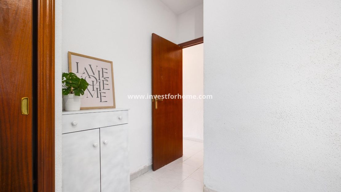 Sale - Villa - Torrevieja - Nueva Torrevieja - Aguas Nuevas