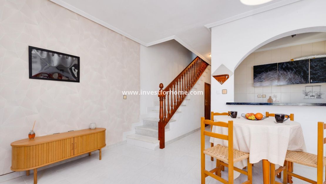 Sale - Villa - Torrevieja - Nueva Torrevieja - Aguas Nuevas