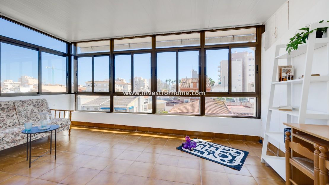 Sale - Villa - Torrevieja - Nueva Torrevieja - Aguas Nuevas