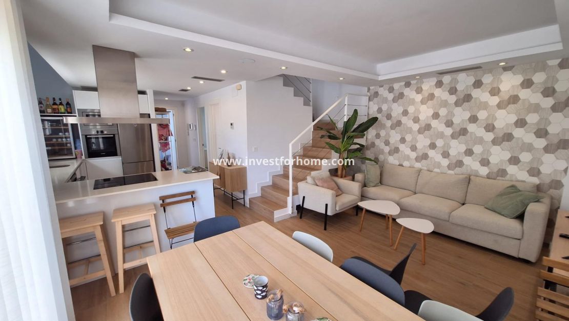 Sale - Villa - Torrevieja - Nueva Torrevieja - Aguas Nuevas