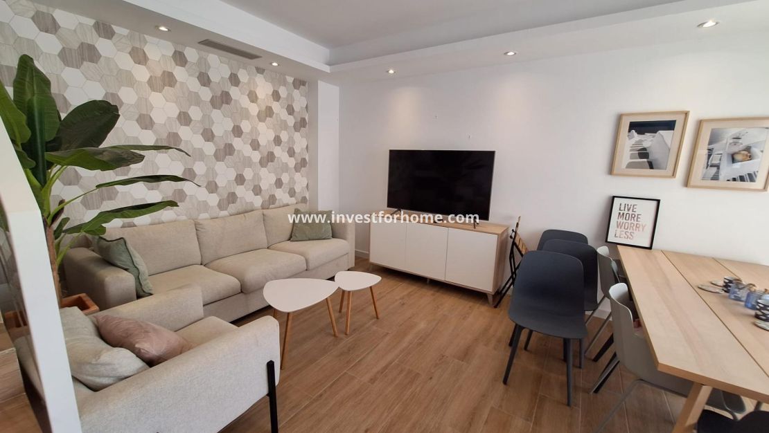 Sale - Villa - Torrevieja - Nueva Torrevieja - Aguas Nuevas
