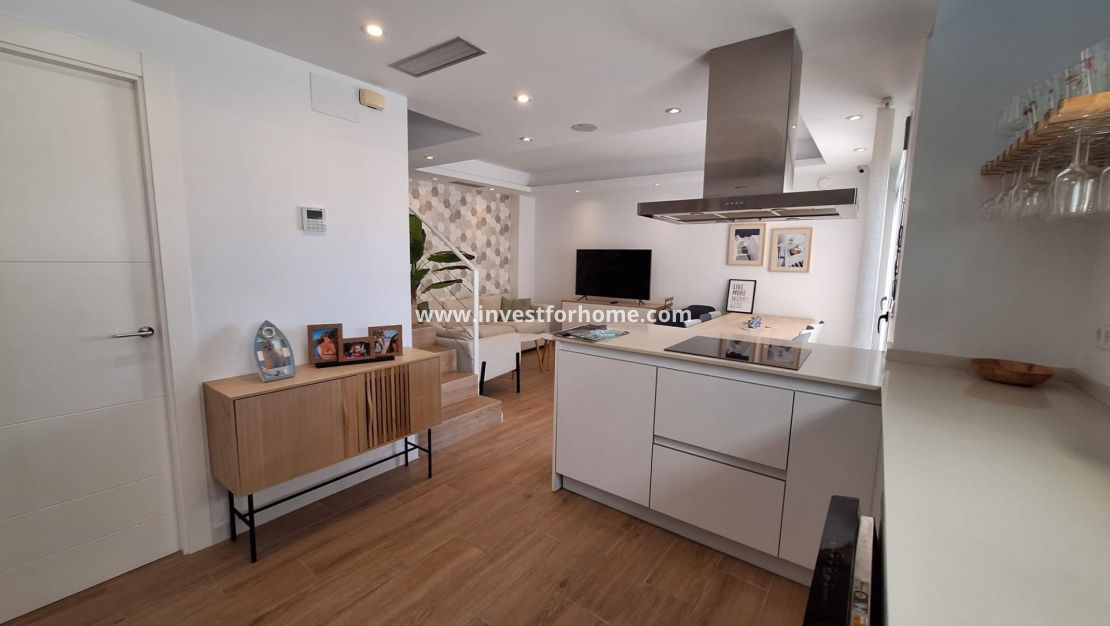 Sale - Villa - Torrevieja - Nueva Torrevieja - Aguas Nuevas