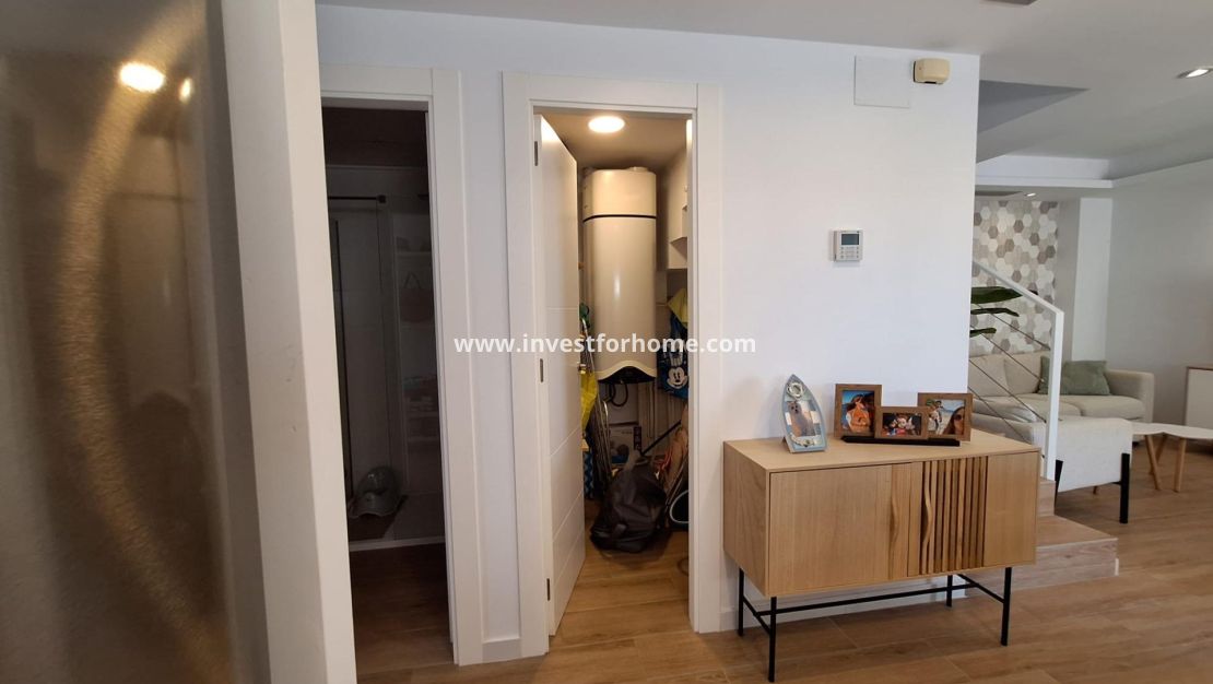 Sale - Villa - Torrevieja - Nueva Torrevieja - Aguas Nuevas