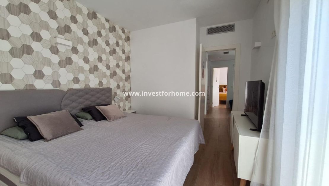 Sale - Villa - Torrevieja - Nueva Torrevieja - Aguas Nuevas