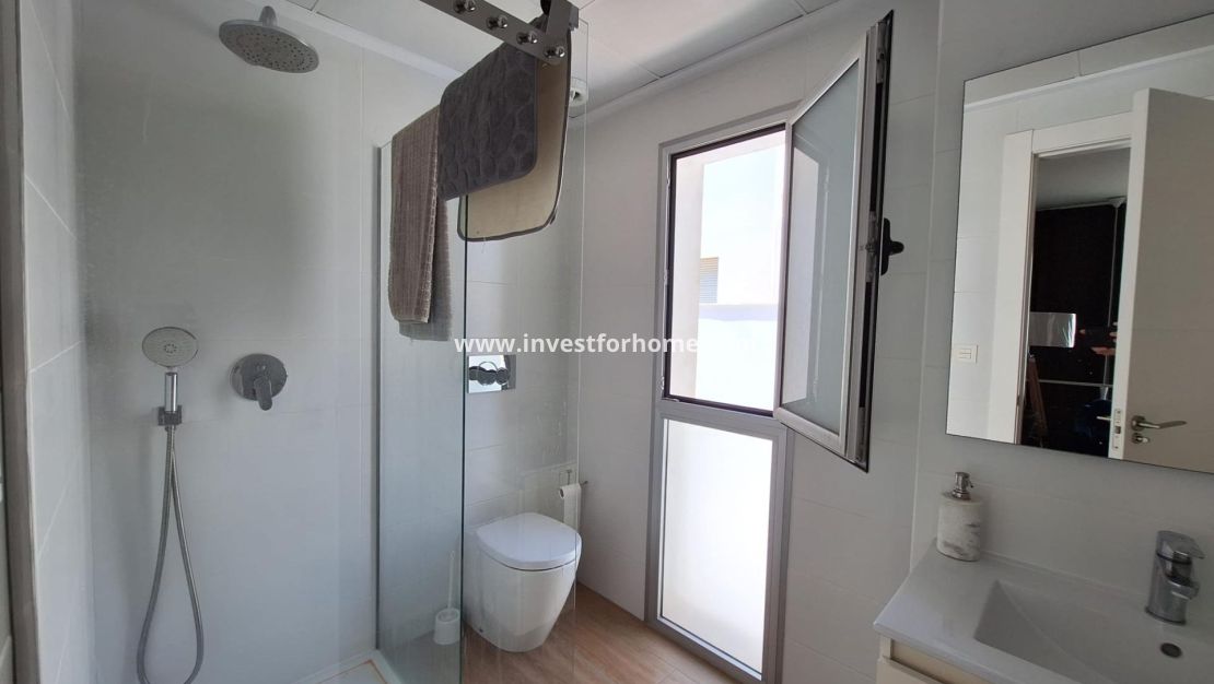 Sale - Villa - Torrevieja - Nueva Torrevieja - Aguas Nuevas