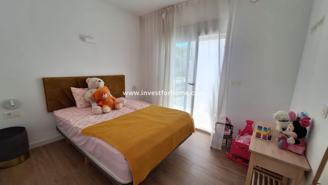 Sale - Villa - Torrevieja - Nueva Torrevieja - Aguas Nuevas