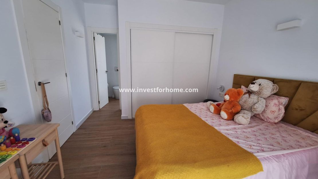 Sale - Villa - Torrevieja - Nueva Torrevieja - Aguas Nuevas