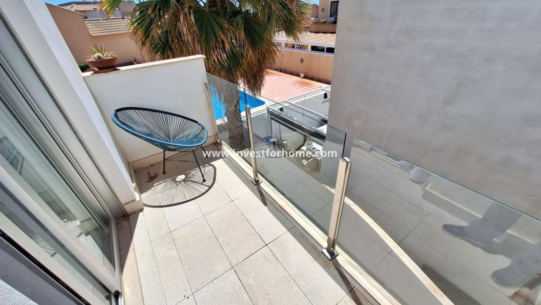 Sale - Villa - Torrevieja - Nueva Torrevieja - Aguas Nuevas