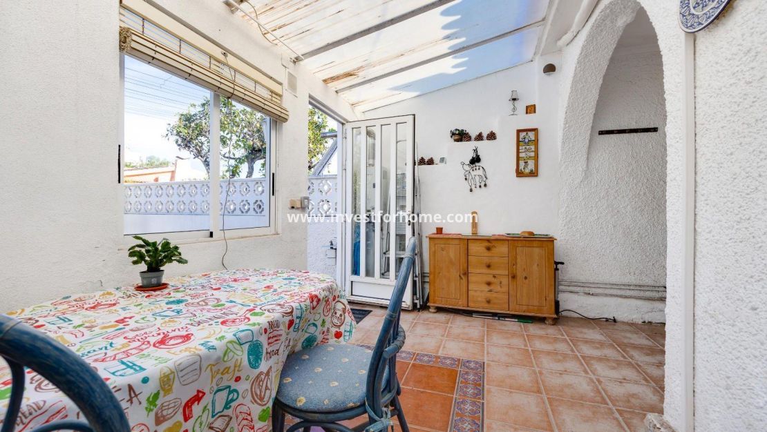 Sale - Villa - Torrevieja - Playa de los Locos