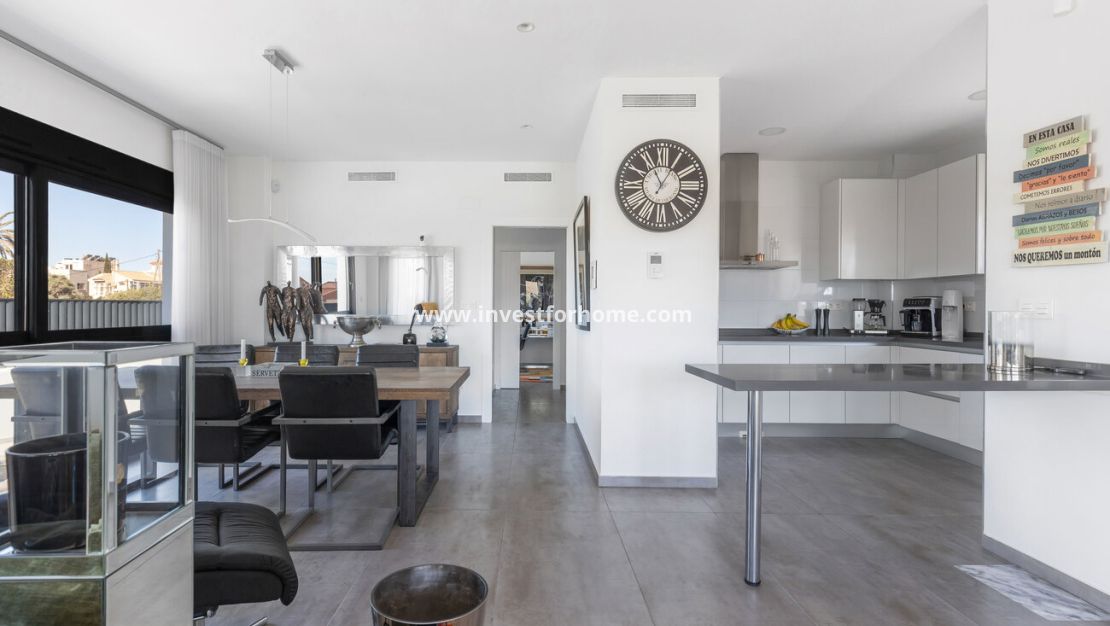 Sale - Villa - Torrevieja - Rosaleda