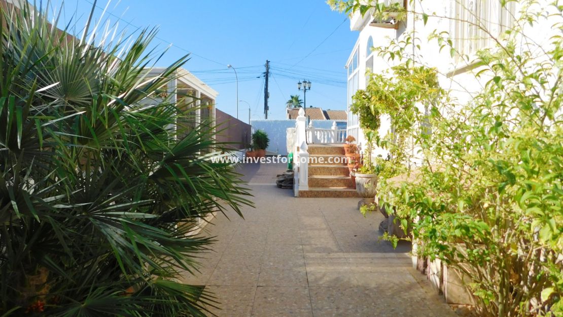 Sale - Villa - Torrevieja - San Luis