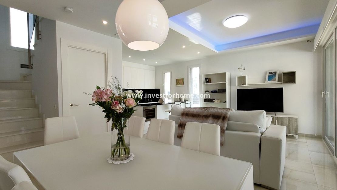 Sale - Villa - Torrevieja - Torrelamata - La Mata