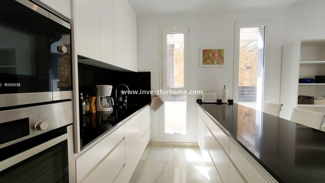 Sale - Villa - Torrevieja - Torrelamata - La Mata