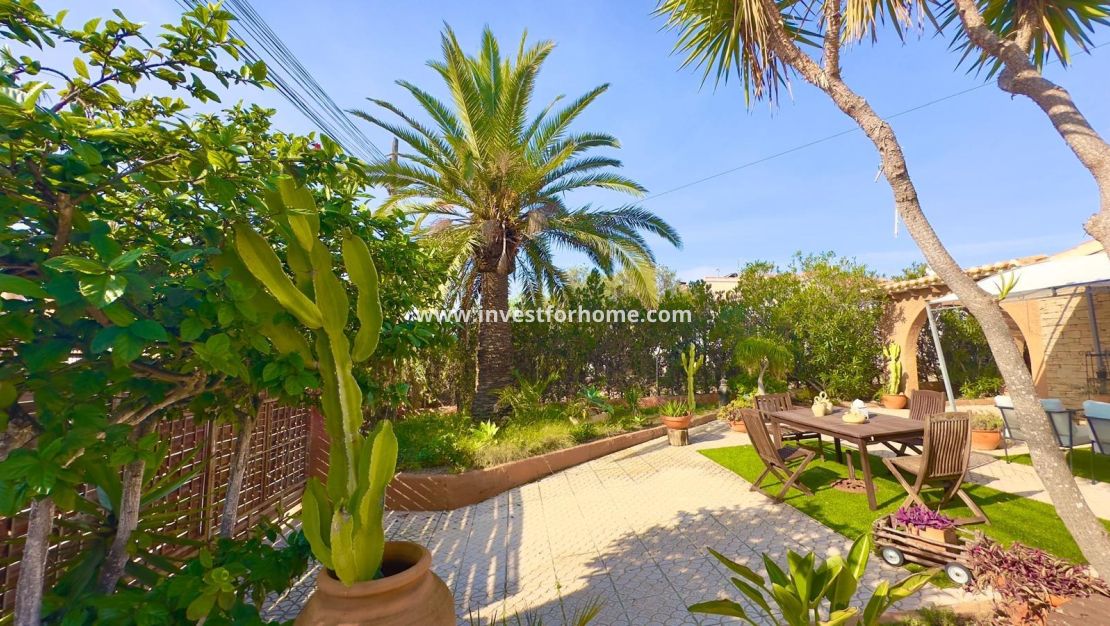 Sale - Villa - Torrevieja - Torrelamata - La Mata