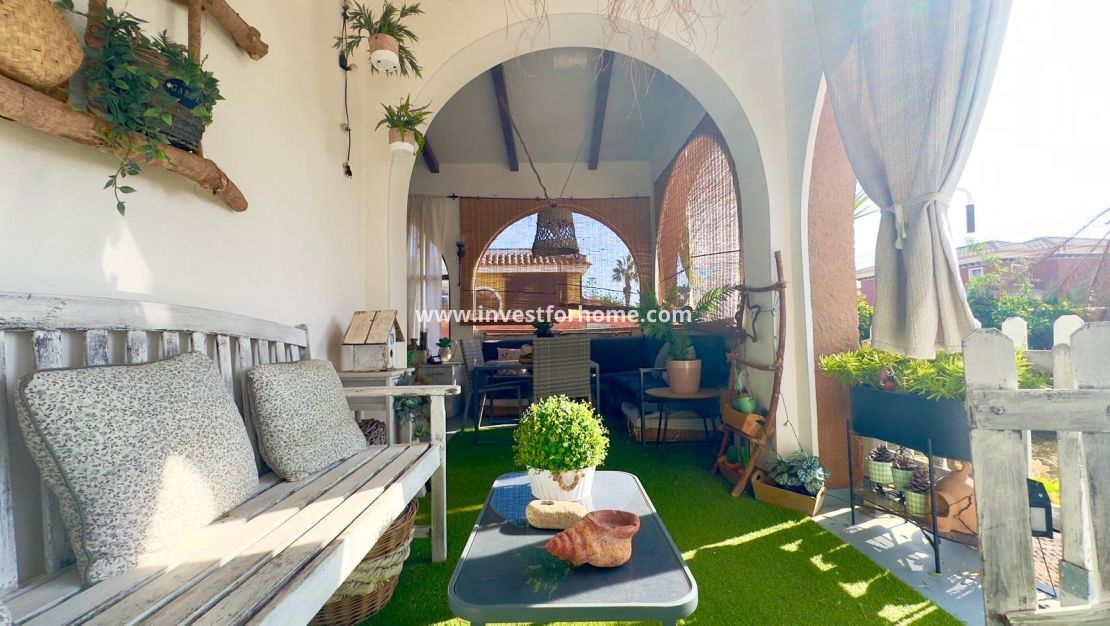 Sale - Villa - Torrevieja - Torrelamata - La Mata