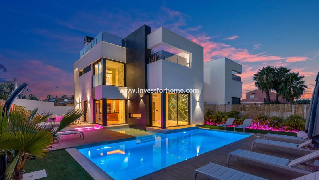 Sale - Villa - Torrevieja - Torreta Florida